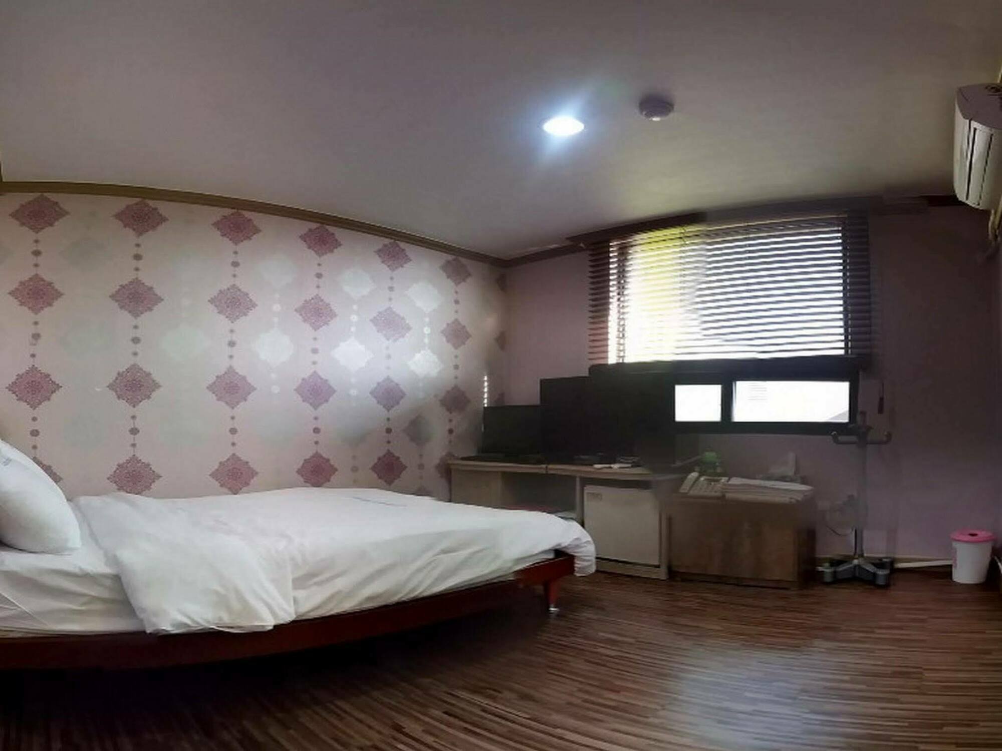 Queen Motel Andong Zewnętrze zdjęcie